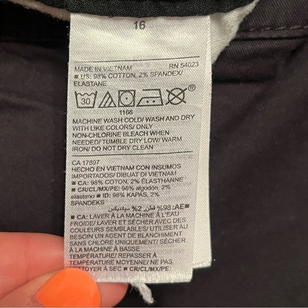 Old Navy Women’s Everyday Black Shorts | High Rise | Size 16 - Picture 4 of 4